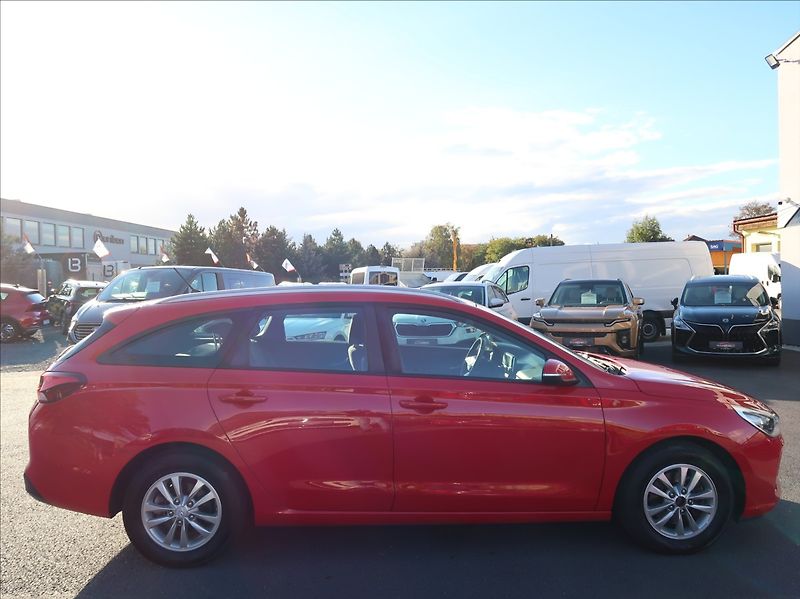 Hyundai i30 1,0 T-GDi,88kW,NovéČR,Serv.kn. - fotka 6 z 28