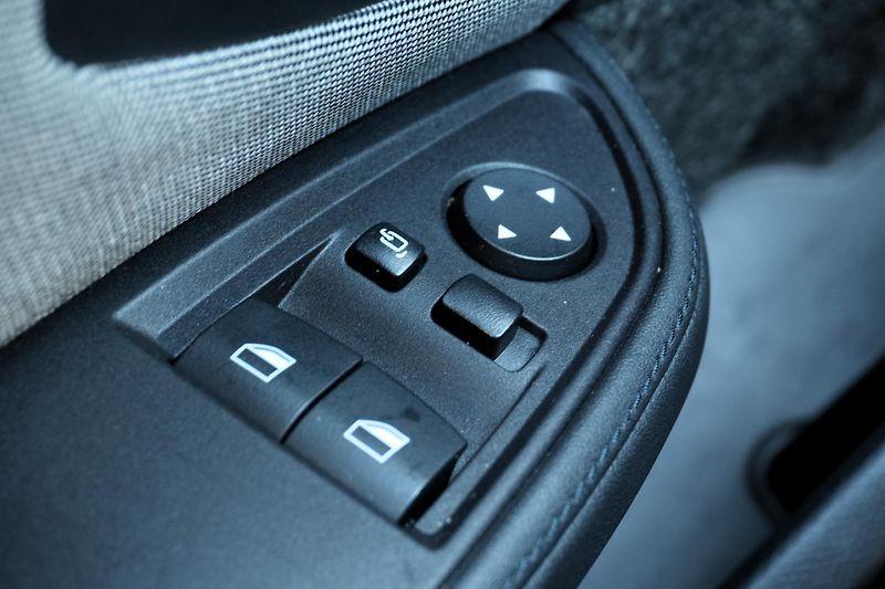 BMW i3 i3s 120Ah, H/K, Navi profi - fotka 26 z 31