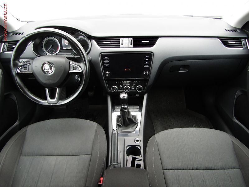 Škoda Octavia (2019) 2.0 TDi, 1.maj,ČR, Style, LED - fotka 8 z 21