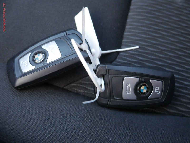 BMW Řada 3 (2018) 1.5i, 2.maj,ČR, servis.kniha - fotka 18 z 18