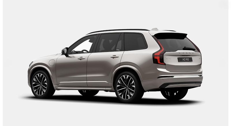 Volvo XC90 (2026) T8 AWD AUT RECHARGE DARK PLUS - fotka 3 z 13