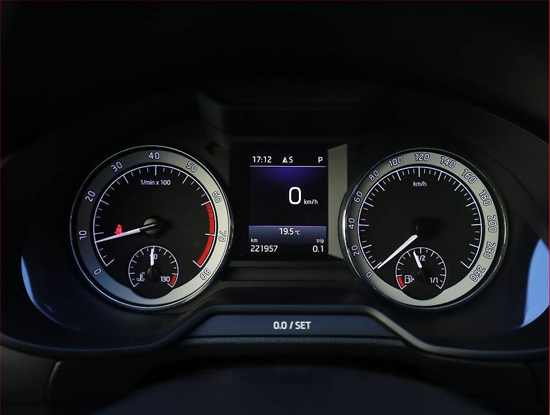 Škoda Octavia (2018) Elegance 1.5 TSI, Automat - fotka 11 z 21