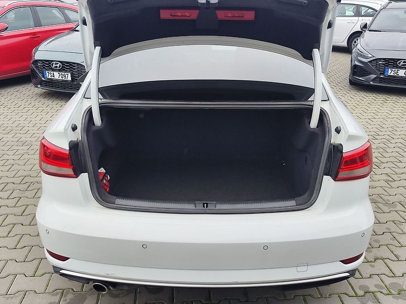 Audi A3 1.6 TDI/85kW S-Line - fotka 9 z 28