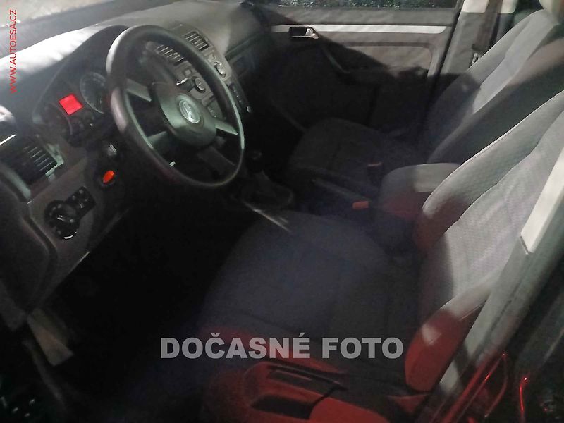 Volkswagen Touran (2003) 1.9 TDi, 1.maj, nez.topení - fotka 3 z 3