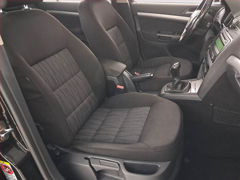 Škoda Octavia (2012) 1.4 TSI, Tempomat - fotka 9 z 18
