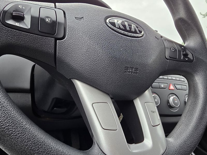 Kia Ceed (2011) 1.4-NÍZKÉ KM-1.MAJ.!!!-KLIMA - fotka 17 z 18