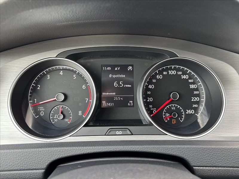 Volkswagen Golf 1,4 TSi AT Highline NAVI KAMER - fotka 47 z 47