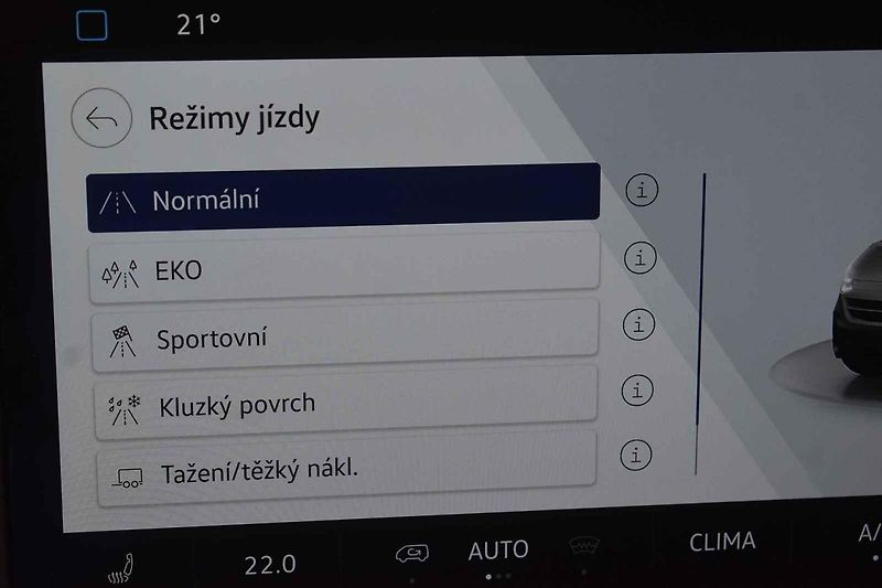 Volkswagen Transporter existuje již v sedmé generaci.