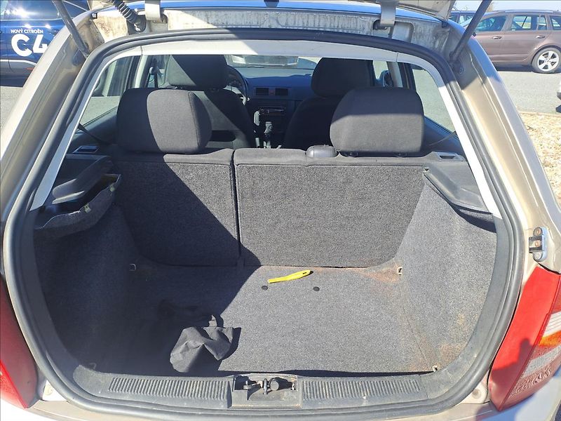 Škoda Fabia 1,2 i BEZ DOKLADŮ - fotka 10 z 10