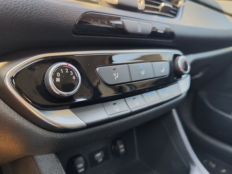 Hyundai i30 1.0 T-GDI/88kW Comfort - fotka 17 z 26