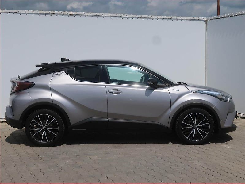 Toyota C-HR (2017) 1.8 Hybrid, Automat - fotka 6 z 18