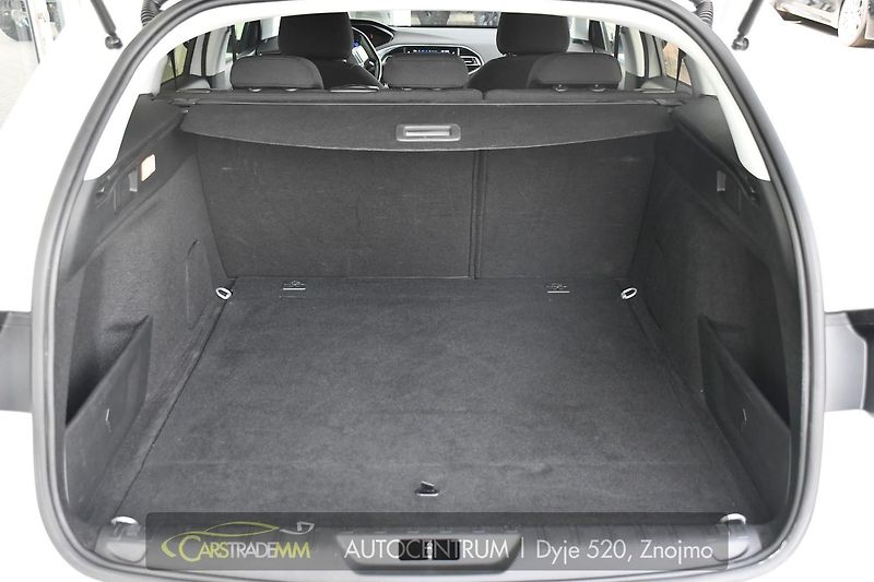 Peugeot 308 SW 1.5BlueHDi ACTIVE CARPLAY - fotka 42 z 47