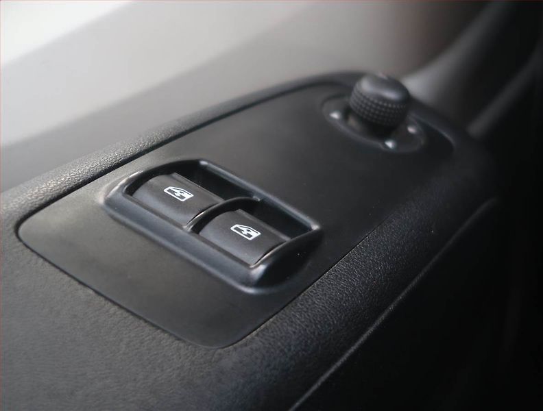 Fiat Ducato (2013) 2.3 MultiJet, Skříň, 18m3, ČR - fotka 12 z 14