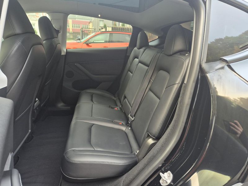 Tesla Model Y LONG RANGE DUAL MOTOR TZ 93,6% - fotka 12 z 48