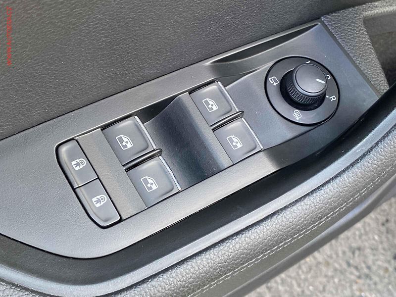 Škoda Superb (2019) 2.0 TSi 4x4, Style, DSG, LED - fotka 11 z 18