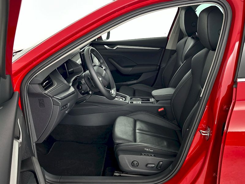 Škoda Octavia (2025) Combi DSG 2.0TDI 110kW Exclusi - fotka 7 z 39