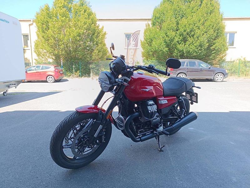 Moto Guzzi V 7 Stone Ten (2026) V7 850 Sport E5+ Rosso Monza - fotka 3 z 9
