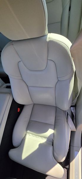 Volvo XC60 (2021) B4 AWD - fotka 25 z 31