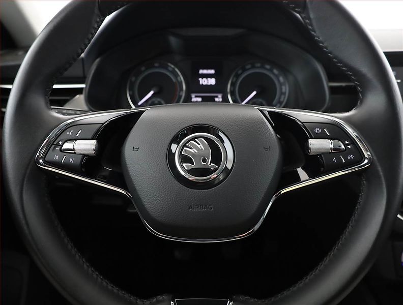 Škoda Kamiq (2021) Ambition 1.0 TSI, Serv.kniha - fotka 8 z 14