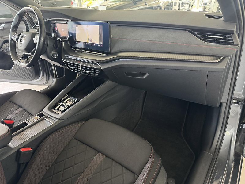 Škoda Octavia RS 2,0TDI*DSG*HUD*REZERVACE! - fotka 11 z 34