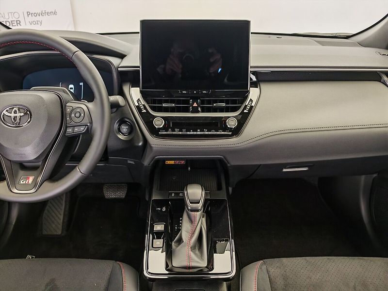 Toyota Corolla Cross 2.0 Hybrid ( 178 k ) 4x4 GR SP - fotka 14 z 42