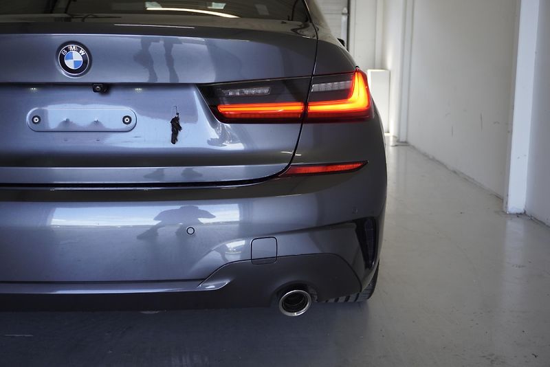 BMW Řada 3 2.0D 140kW M-SPORT,X-DRIVE - fotka 8 z 28