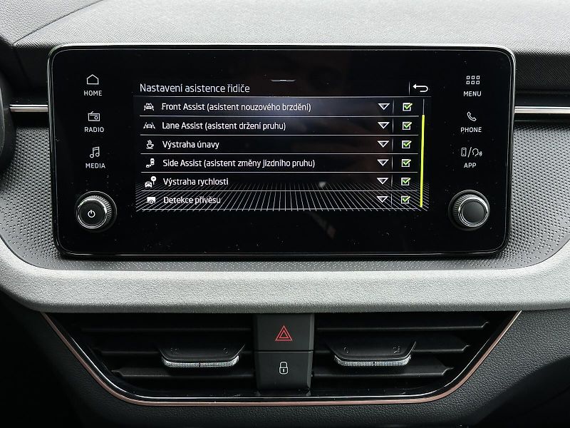 Škoda Kamiq 1.5TSi DSG 150PS LED V.Cockpit - fotka 28 z 35