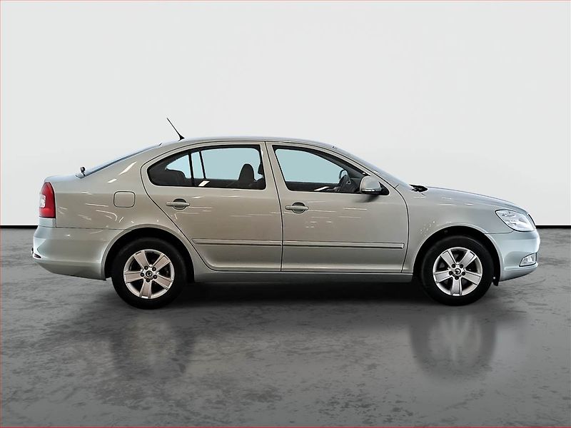 Škoda Octavia (2012) Ambition 1.2 TSI, Tempomat - fotka 6 z 15