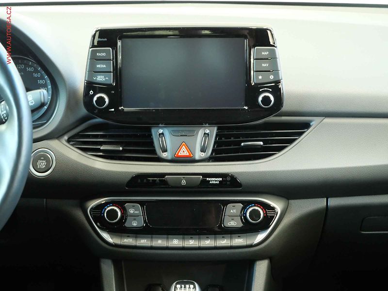 Hyundai i30 (2020) 1.4T-GDI, 1.maj,ČR, servis - fotka 19 z 20