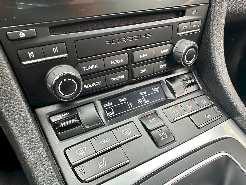 Porsche Cayman (2022) 718 220kW - fotka 18 z 22