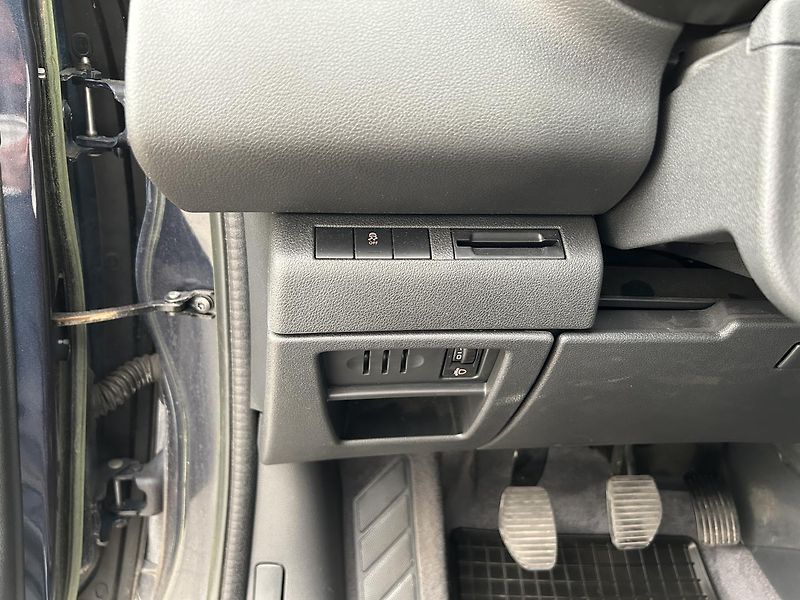 Peugeot 5008 1.6 HDI Allure - fotka 11 z 21