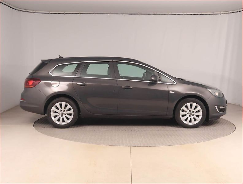 Opel Astra (2015) 1.6 CDTI, Serv.kniha, Tempomat - fotka 6 z 15