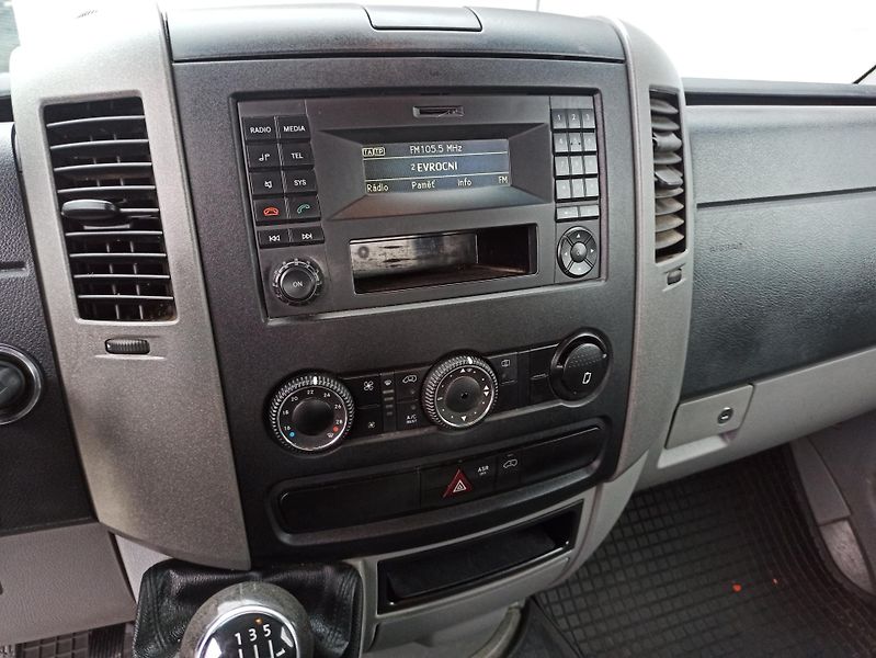 Volkswagen Crafter 2.0TDI 100kW DOUBLE CAB 2.MAJ. - fotka 16 z 24