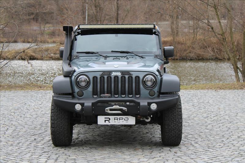 Jeep Wrangler 2.8 CRD/10th-Anniversary/CZ - fotka 4 z 49