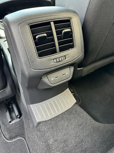 Volkswagen T-Roc (2023) 1.0. TSI Life - fotka 10 z 11