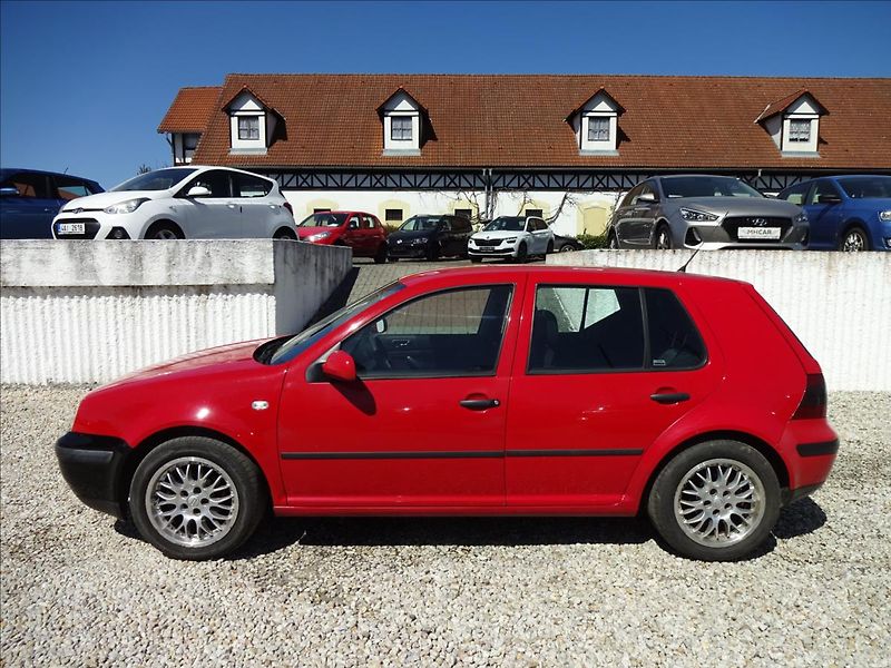 Volkswagen Golf IV 1,6i 77kW - fotka 4 z 44