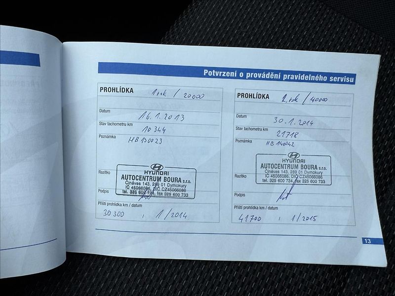 Hyundai i30 1,4 i Trikolor Plus ČR - fotka 21 z 26