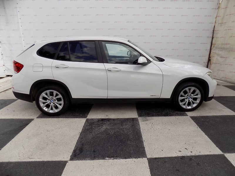 BMW X1 (2012) 18d/xDrive/Bi-xenon/ČR/ - fotka 6 z 35