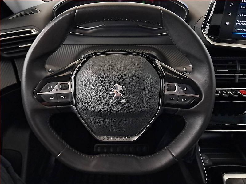 Peugeot 2008 (2022) 1.2 PureTech, ČR,1.maj - fotka 16 z 17