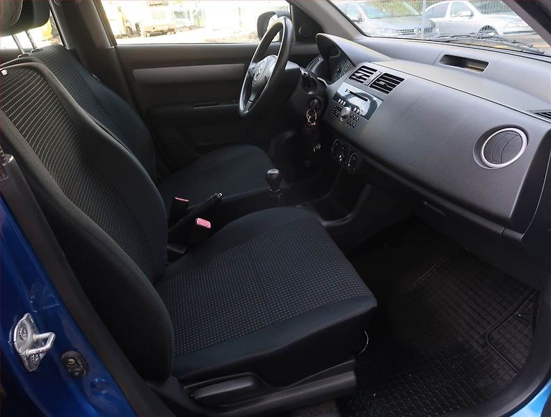 Suzuki Swift (2007) 1.3 i, nová STK, Klima - fotka 9 z 16