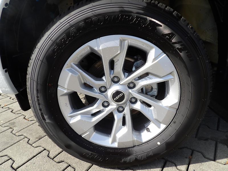Isuzu D-Max (2026) SpaceCab LS 2.2L 163K 8st. A/T - fotka 36 z 36