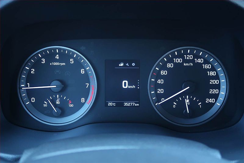 Hyundai Tucson (2017) 1.6 GDI, Tempomat - fotka 11 z 22