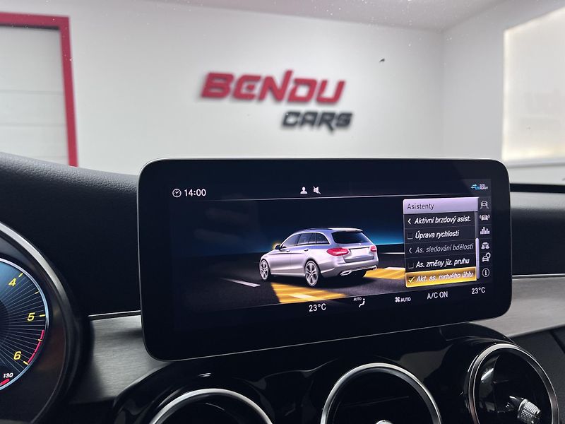 Mercedes-Benz Třídy C 220d 4-Matic Burmester Servis - fotka 33 z 45