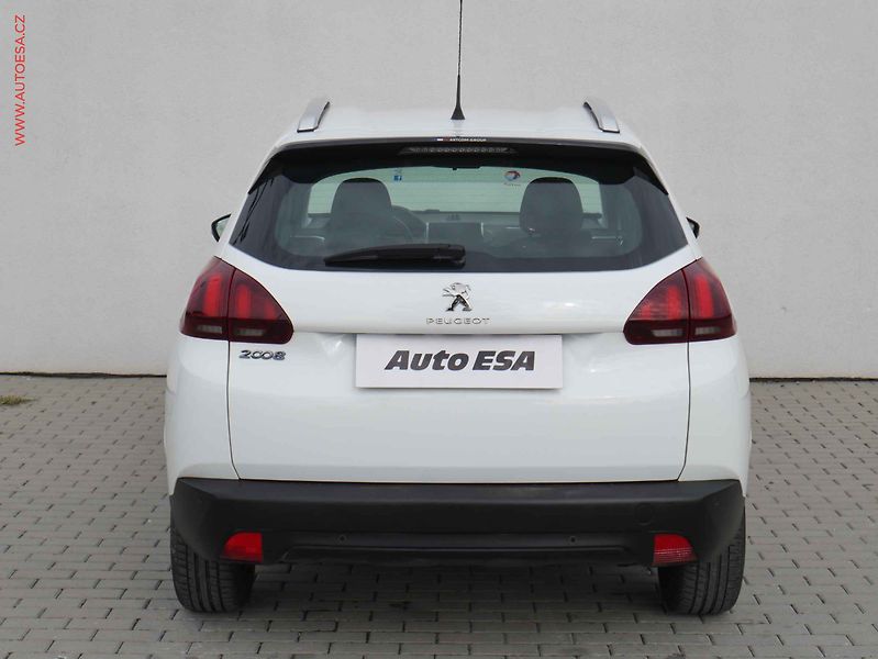 Peugeot 2008 (2017) 1.2PT, 2.maj,ČR, Active - fotka 5 z 18