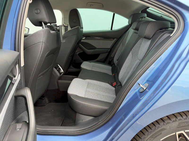 Škoda Octavia (2025) M-HEV TOP SELEC TS 110/1.5 A7F - fotka 15 z 21