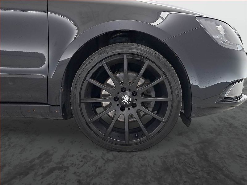 Škoda Superb (2014) 2.0 TDI, Automat, Navi, Xenony - fotka 15 z 19
