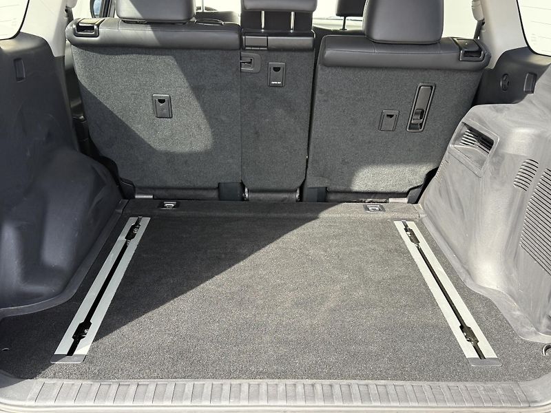 Toyota Land Cruiser 2.8 D-4D AT AWD 150kW Executiv - fotka 12 z 25