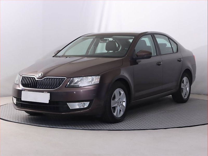 Škoda Octavia (2014) Ambition 1.6 TDI, Serv.kniha - fotka 2 z 18