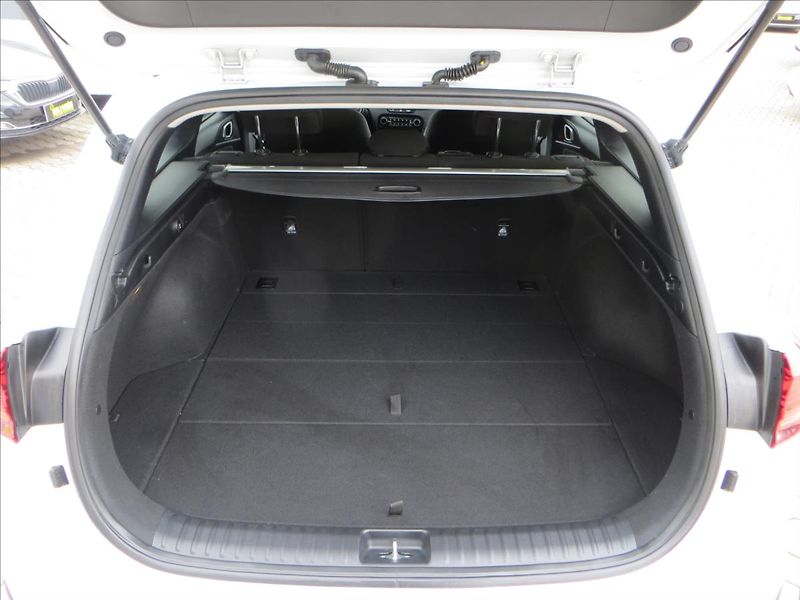 Kia Ceed 1,5 T-GDI 118kW SW Top AUT ČR - fotka 7 z 26