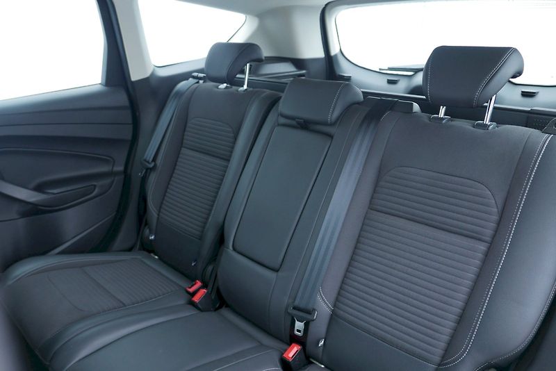Ford Kuga (2019) 2.0 TDI 110kW M6° Titanium Plu - fotka 27 z 33